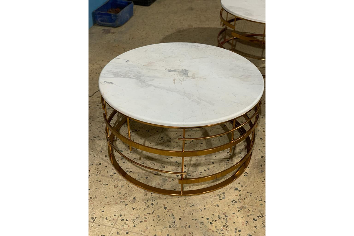 6 GOLF GOLD - Image 1